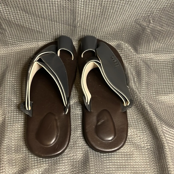 LOVIN TR MEN’S SANDAL - Picture 2 of 3